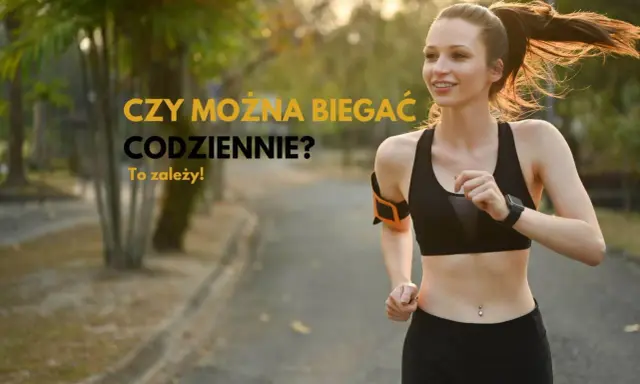 Uśmiechnięta biegaczka w sportowym stroju zastanawia się, czy można biegać codziennie. To zależy od wielu czynników, ale jej entuzjazm jest zaraźliwy.